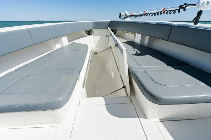 Slide: The Image of 2021 39 SeaVee 390Z - 4258852