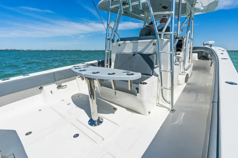 Slide: The Image of 2021 39 SeaVee 390Z - 4258862