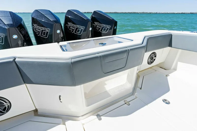 Slide: The Image of 2021 39 SeaVee 390Z - 4258868