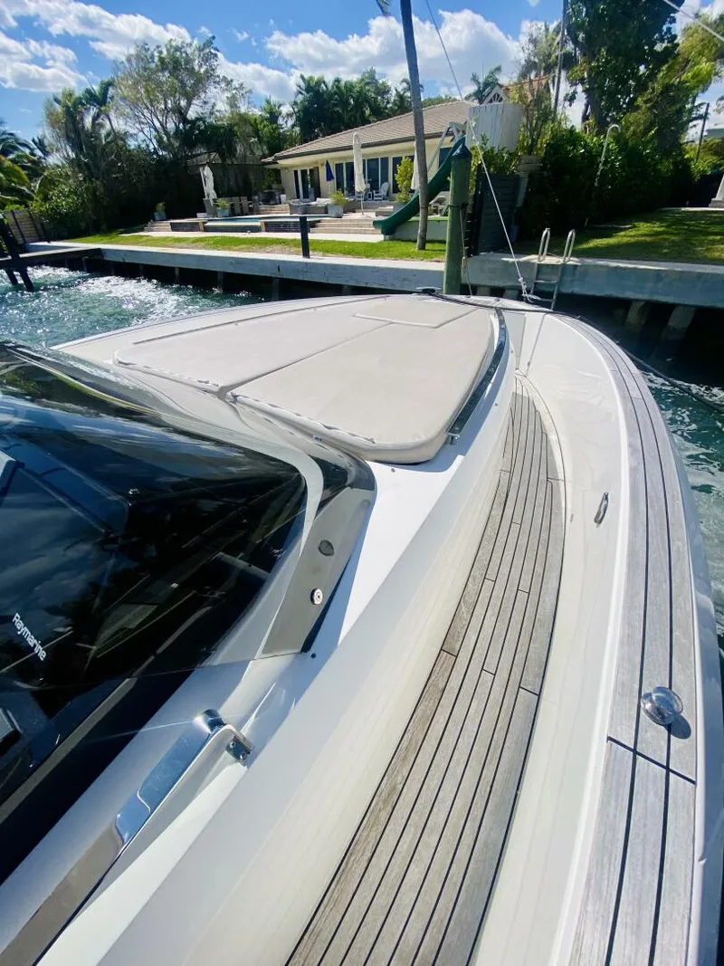 Slide: The Image of Astondoa 377 2020 - 4259692