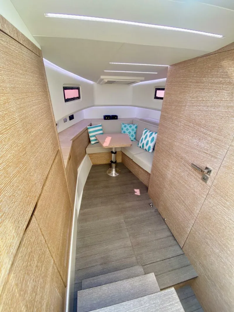 Slide: The Image of Astondoa 377 2020 - 4259711