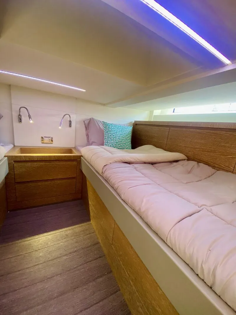 Slide: The Image of Astondoa 377 2020 - 4259717