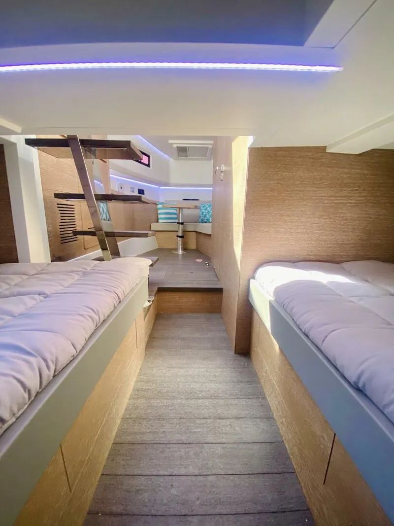 Slide: The Image of Astondoa 377 2020 - 4259720