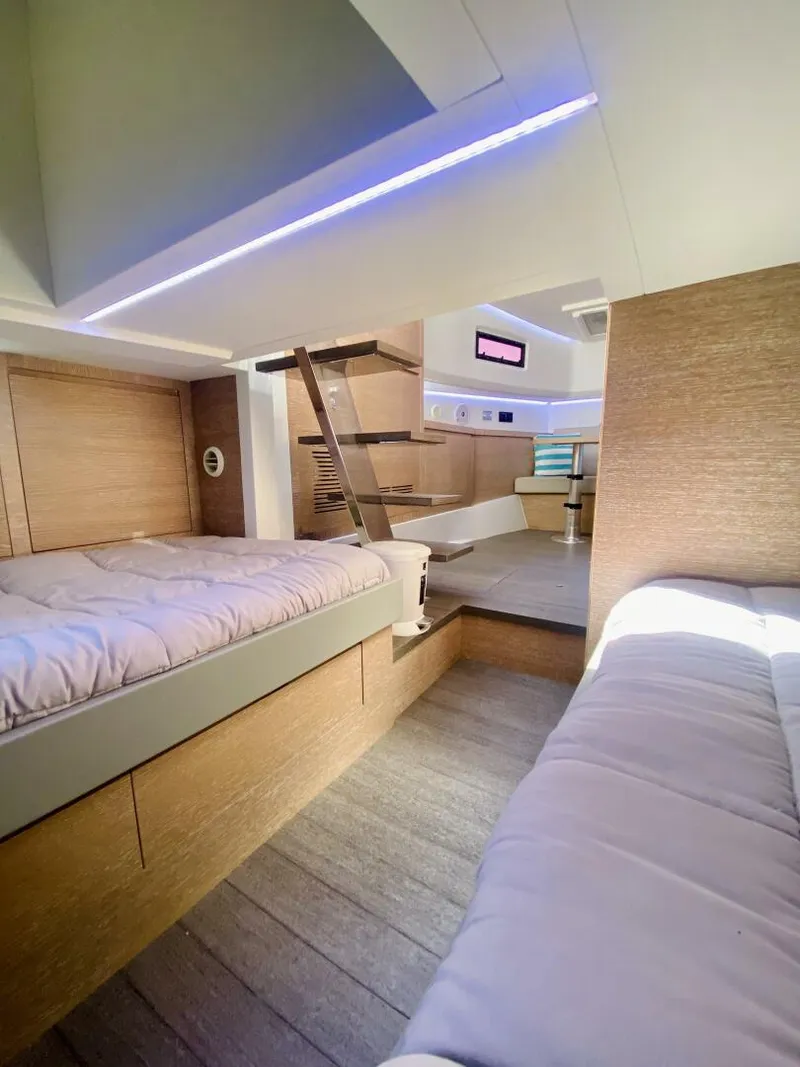 Slide: The Image of Astondoa 377 2020 - 4259721