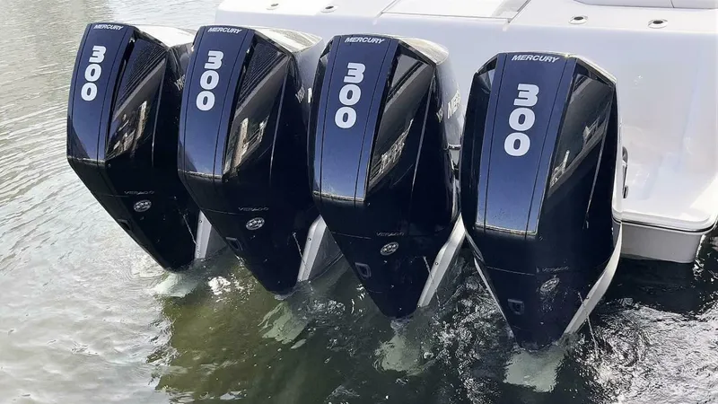 Slide: The Image of SeaVee 390z Center Console 2022 - 4260027