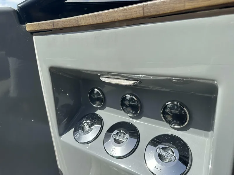 Slide: The Image of Rand Leisure 2021 - 4660215