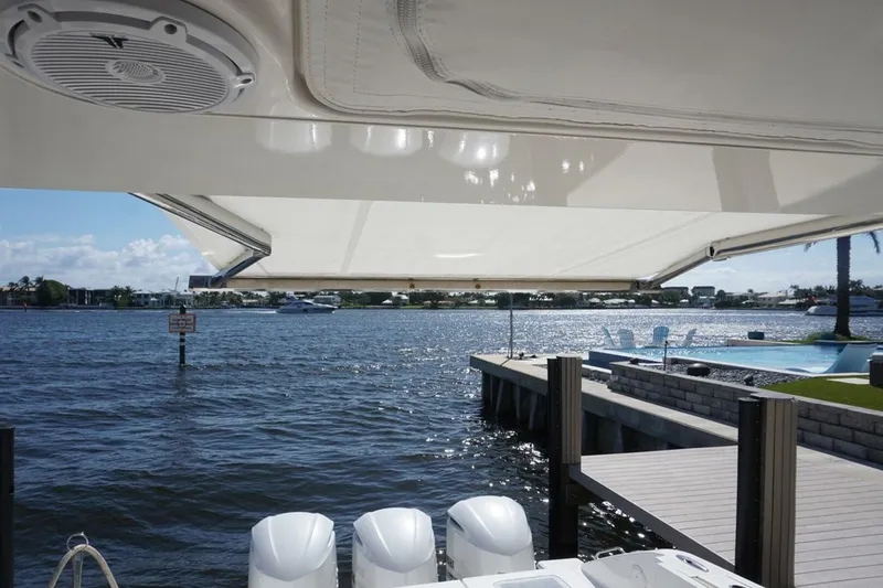 Slide: The Image of Pursuit OS 355 Offshore 2019 - 4261307