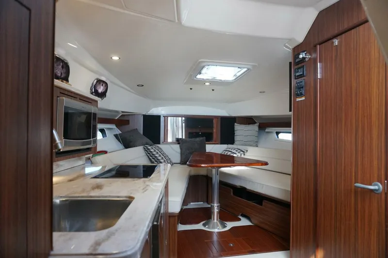 Slide: The Image of Pursuit OS 355 Offshore 2019 - 4261278