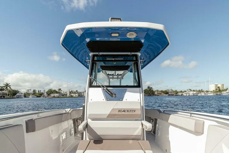 Slide: The Image of Blackfin 272 CC 2018 - 4261724