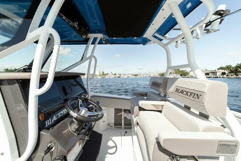 Slide: The Image of Blackfin 272 CC 2018 - 4261752