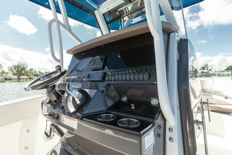 Slide: The Image of Blackfin 272 CC 2018 - 4261760