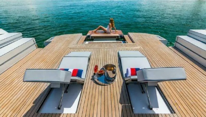 Slide: The Image of Evo 43 2017 - 4261780