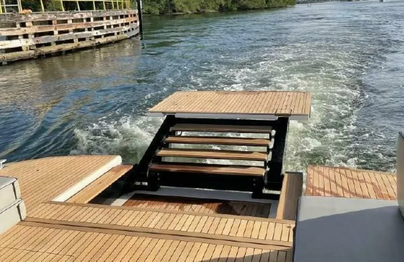 Slide: The Image of Evo 43 2017 - 4261781