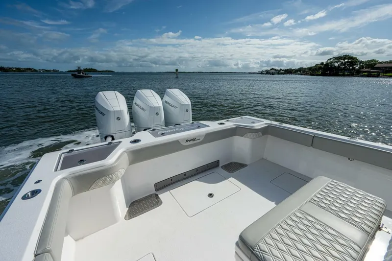 Slide: The Image of Front Runner Center Console 2021 - 4265968