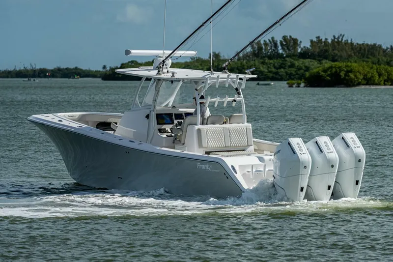 Slide: The Image of Front Runner Center Console 2021 - 4265982