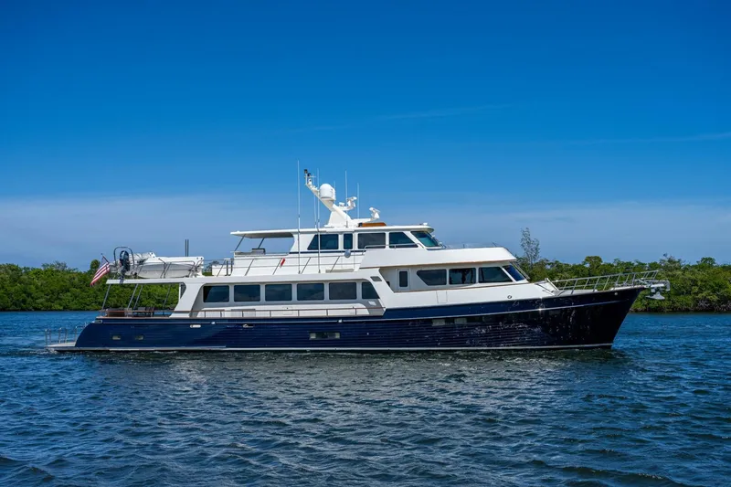 The Image of Marlow Explorer Enclosed Bridge (CB) 2013 - 4267598