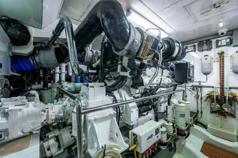 Slide: The Image of Marlow Explorer Enclosed Bridge (CB) 2013 - 4267542