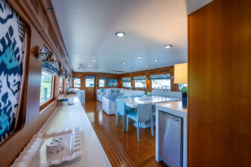 Slide: The Image of Marlow Explorer Enclosed Bridge (CB) 2013 - 4267600