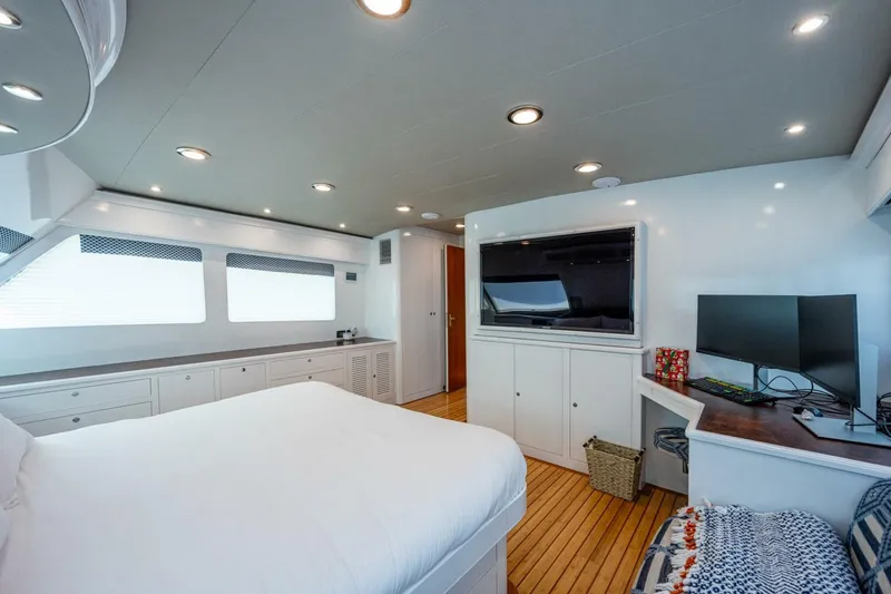 Slide: The Image of Marlow Explorer Enclosed Bridge (CB) 2013 - 4267577