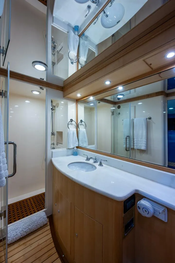 Slide: The Image of Marlow Explorer Enclosed Bridge (CB) 2013 - 4267566