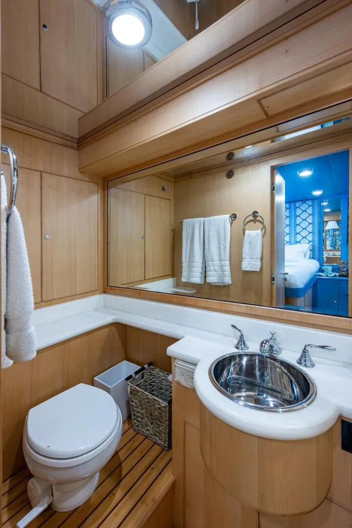 Slide: The Image of Marlow Explorer Enclosed Bridge (CB) 2013 - 4267526