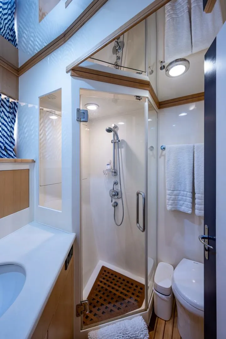 Slide: The Image of Marlow Explorer Enclosed Bridge (CB) 2013 - 4267554