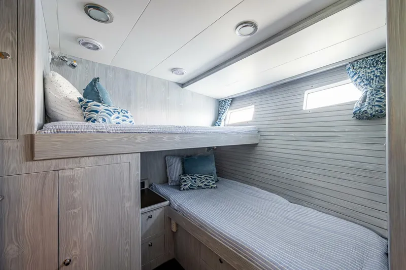 Slide: The Image of Marlow Explorer Enclosed Bridge (CB) 2013 - 4267587