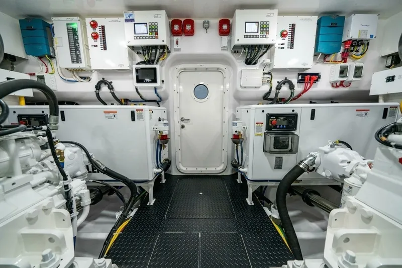 Slide: The Image of Viking 82 Convertible Engine Room - 6209678