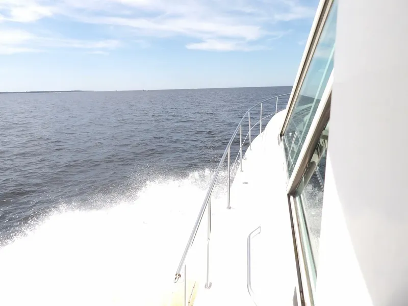 Slide: The Image of Sea Ray 390 Motor Yacht 2003 - 4275294