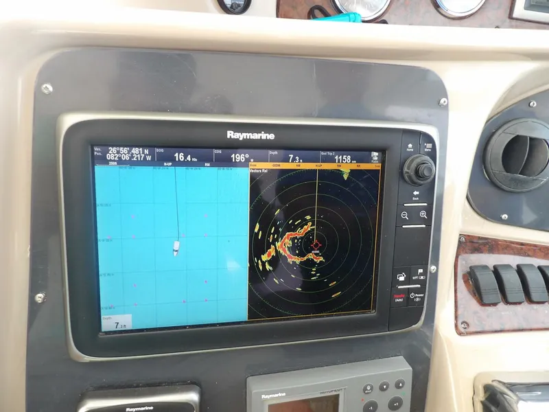 Slide: The Image of Sea Ray 390 Motor Yacht 2003 - 4275297