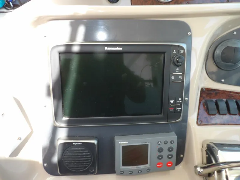 Slide: The Image of Sea Ray 390 Motor Yacht 2003 - 4269687