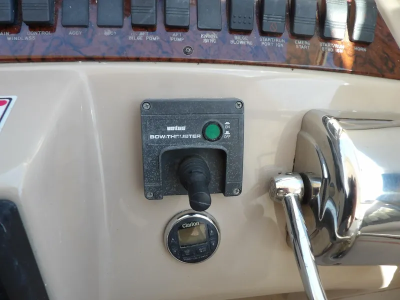 Slide: The Image of Sea Ray 390 Motor Yacht 2003 - 4269689