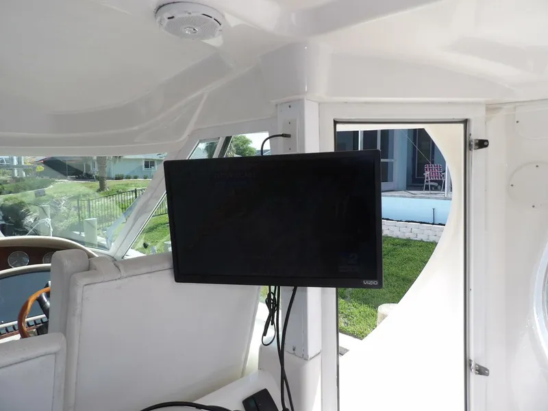 Slide: The Image of Sea Ray 390 Motor Yacht 2003 - 4269694