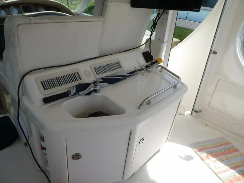 Slide: The Image of Sea Ray 390 Motor Yacht 2003 - 4269695