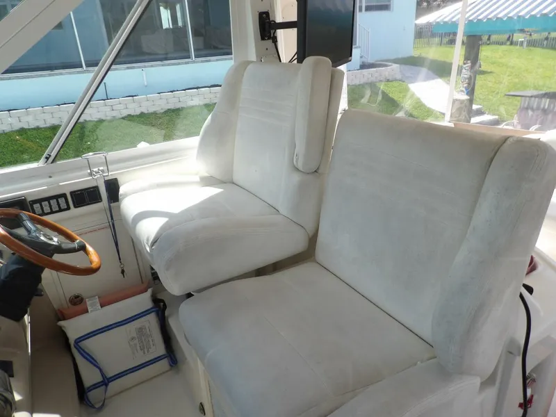 Slide: The Image of Sea Ray 390 Motor Yacht 2003 - 4269698
