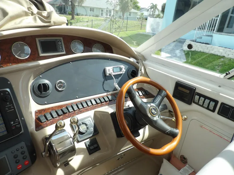Slide: The Image of Sea Ray 390 Motor Yacht 2003 - 4269700