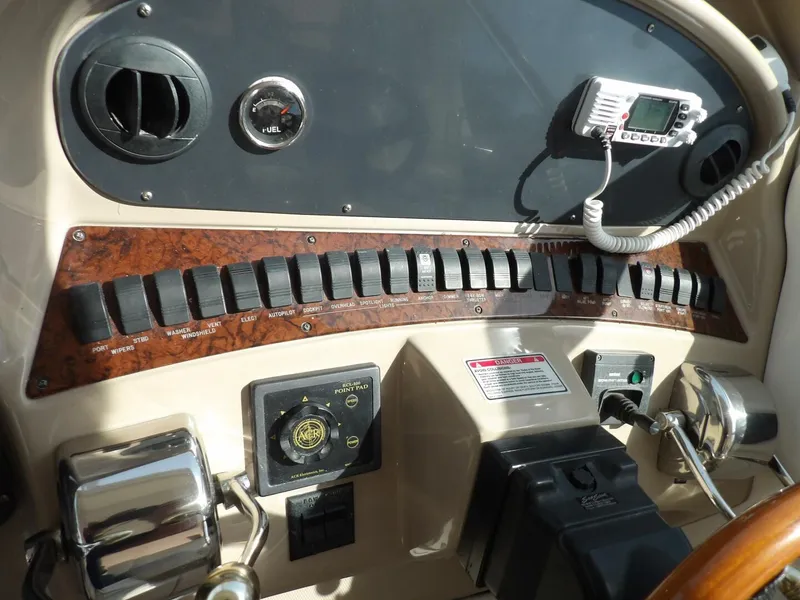 Slide: The Image of Sea Ray 390 Motor Yacht 2003 - 4269704
