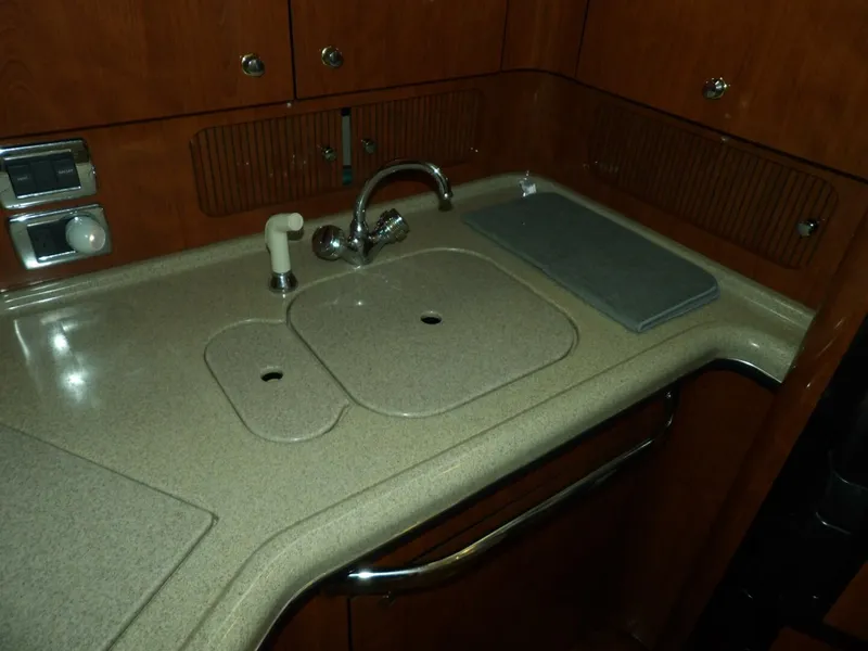 Slide: The Image of Sea Ray 390 Motor Yacht 2003 - 4269719