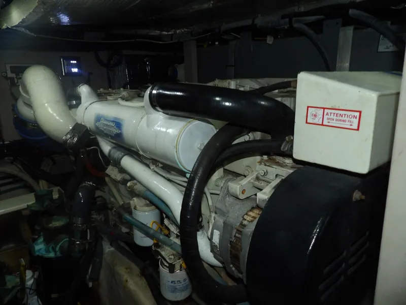 Slide: The Image of Sea Ray 390 Motor Yacht 2003 - 4273487