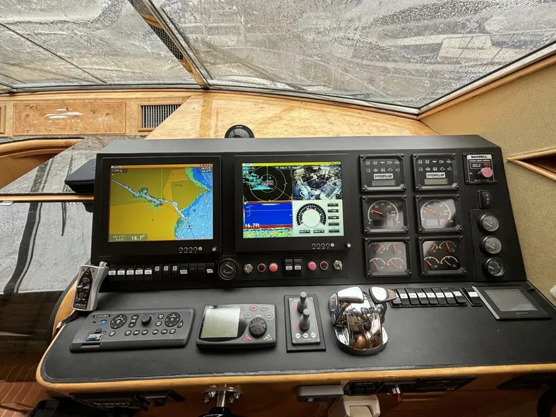 Slide: The Image of Vitech Vitech 68 Pilothouse 1999 - 4271298