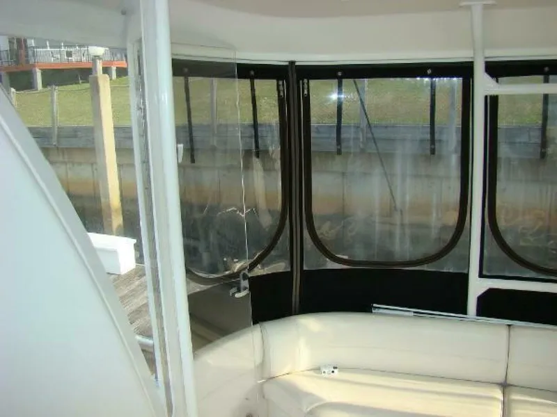 Slide: The Image of Cruisers Yachts 455 Express Motoryacht 2004 - 4272224