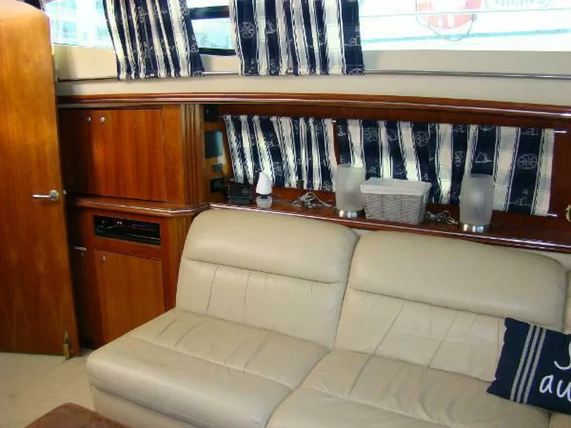 Slide: The Image of Cruisers Yachts 455 Express Motoryacht 2004 - 4272243