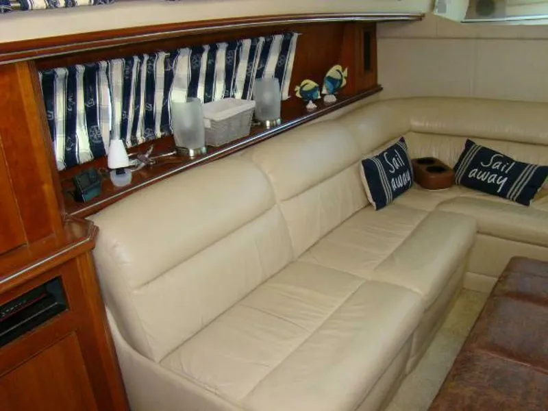 Slide: The Image of Cruisers Yachts 455 Express Motoryacht 2004 - 4272245