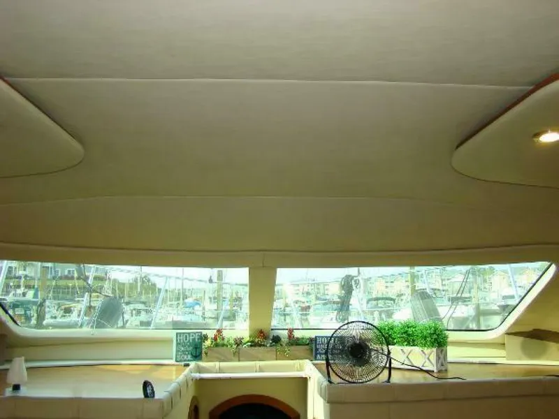 Slide: The Image of Cruisers Yachts 455 Express Motoryacht 2004 - 4272250