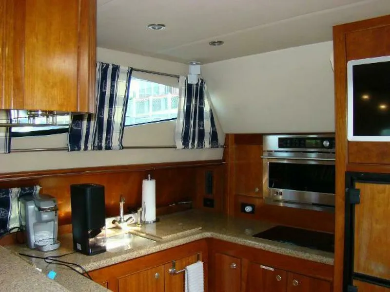 Slide: The Image of Cruisers Yachts 455 Express Motoryacht 2004 - 4272255