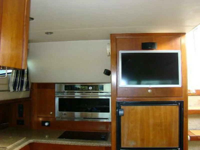 Slide: The Image of Cruisers Yachts 455 Express Motoryacht 2004 - 4272256