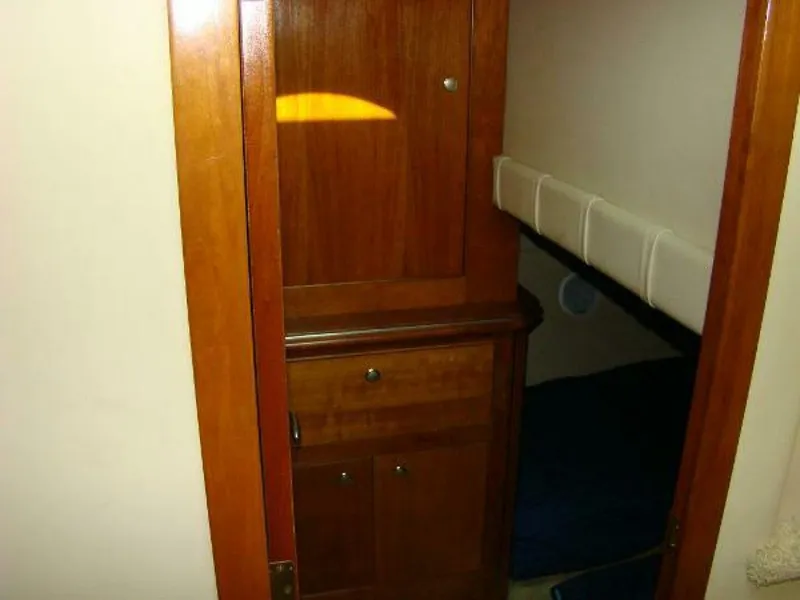 Slide: The Image of Cruisers Yachts 455 Express Motoryacht 2004 - 4272259