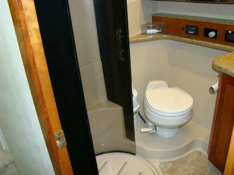 Slide: The Image of Cruisers Yachts 455 Express Motoryacht 2004 - 4272260