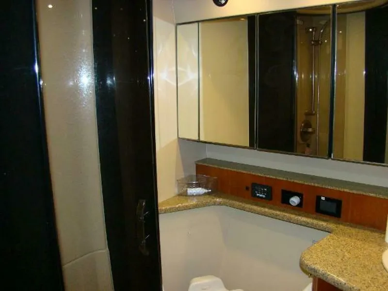 Slide: The Image of Cruisers Yachts 455 Express Motoryacht 2004 - 4272261