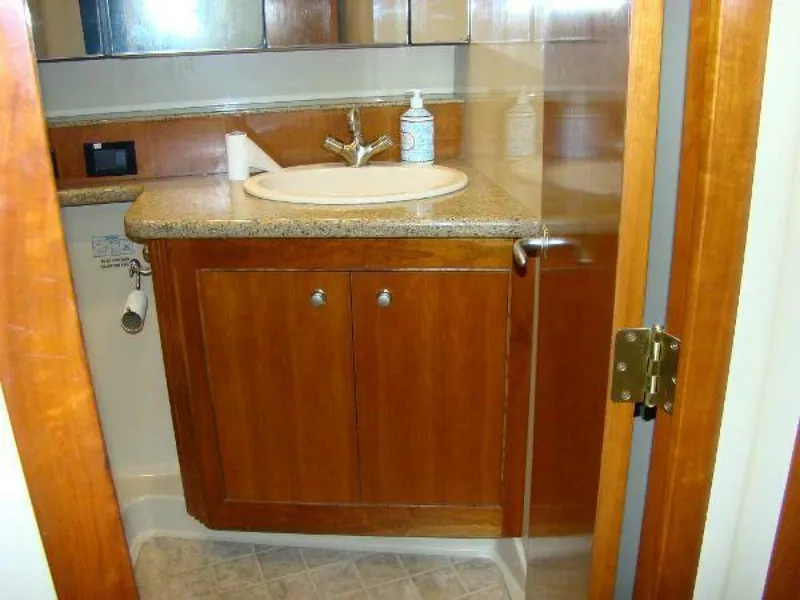 Slide: The Image of Cruisers Yachts 455 Express Motoryacht 2004 - 4272262